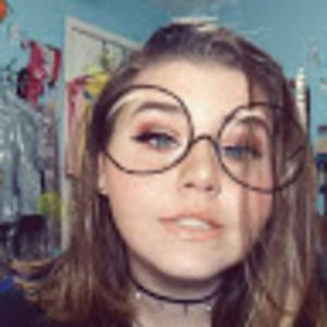 Meet your Posher, Chloe